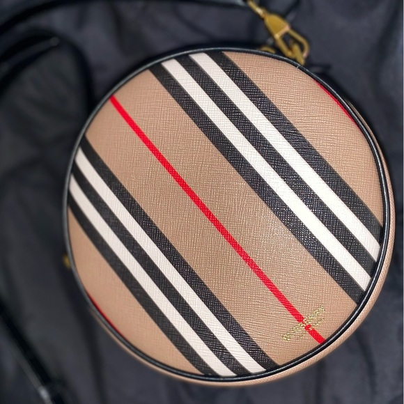 BRAND NEW BURBERRY LOUISE BAG - Picture 4 of 4